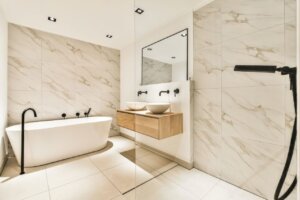 bathroom with a bathtub